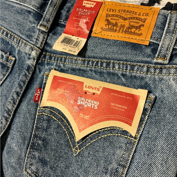 NEW! Levi's Jean Shorts - Picture 4 of 5